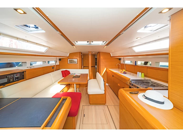 Sailboat rental with or without captain Jeanneau Castellammare di Stabia