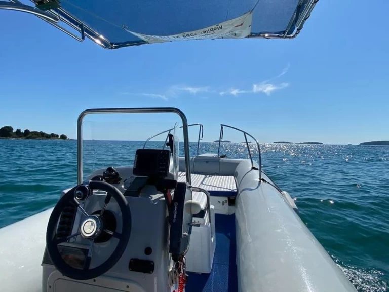 Boat rental Prestige Prestige 500 Fly in Rovinj on Samboat