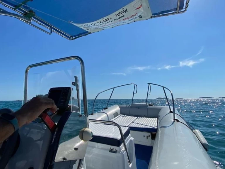 Motorboat rental with or without captain Prestige Rovinj