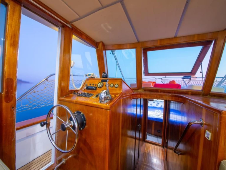 Yacht charter Fethiye cheap costom made