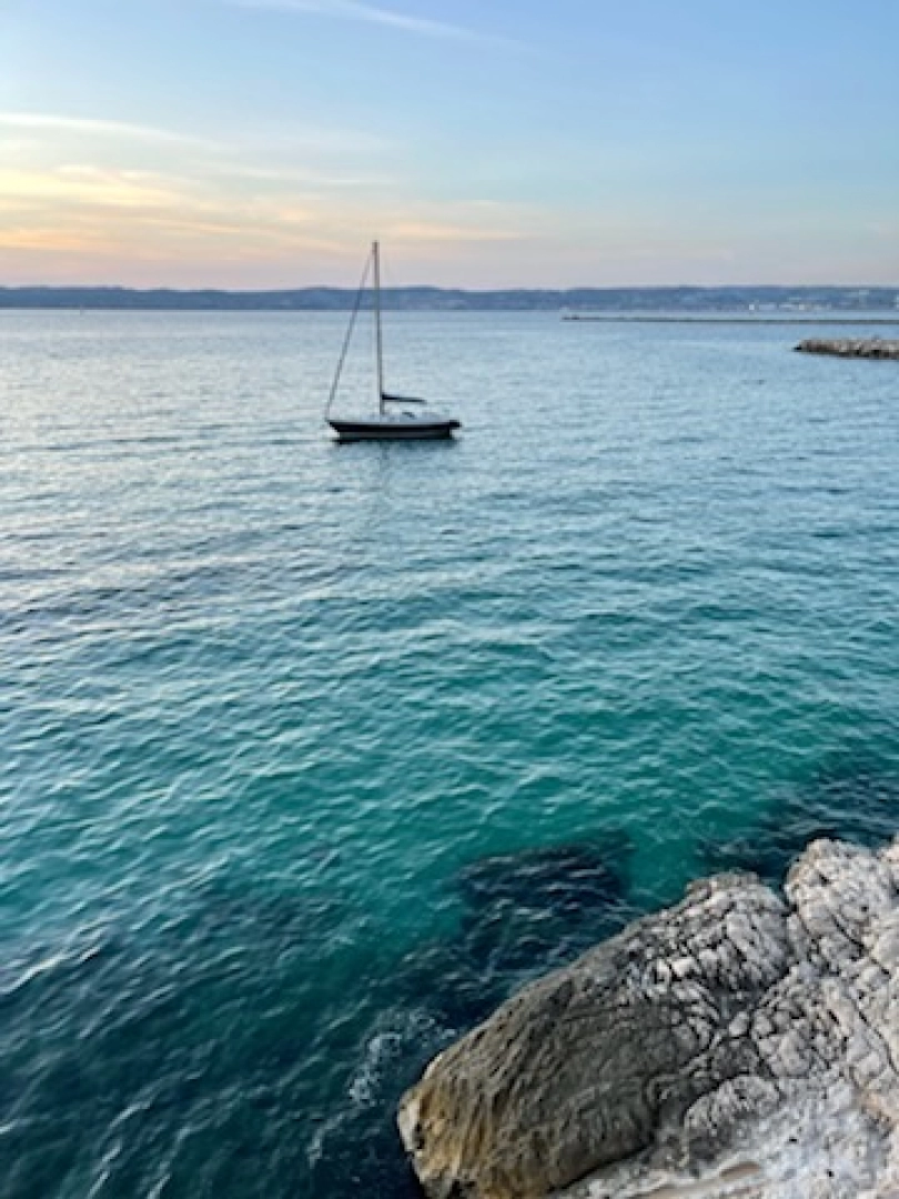 Bareboat Rental Sailboat Contest with a boat licence