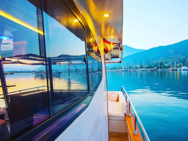 Yacht charter Fethiye Harbour cheap costome made 