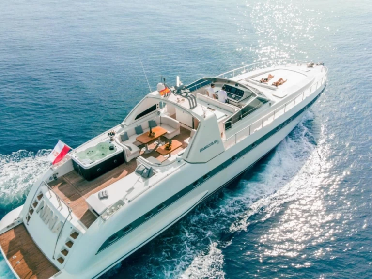Yacht charter Puerto Banús cheap Mangusta 80 open