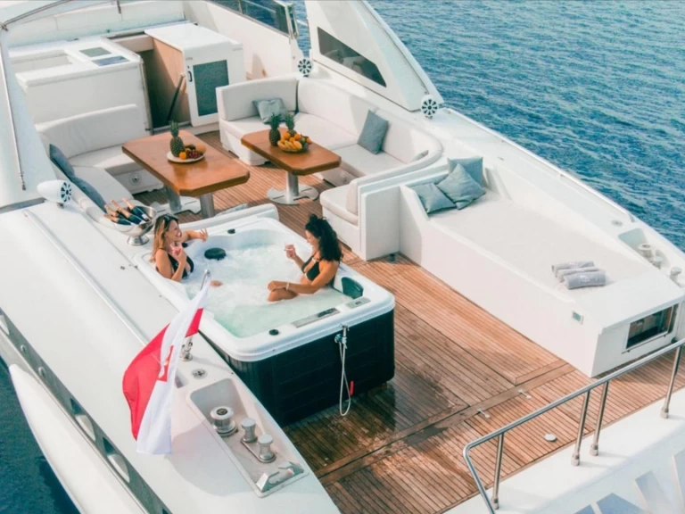 Boat rental Mangusta Mangusta 80 open in Puerto Banús on Samboat