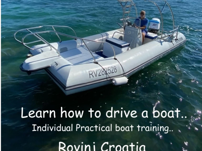 Prestige Prestige 500 Fly charter bareboat or captained in  Rovinj