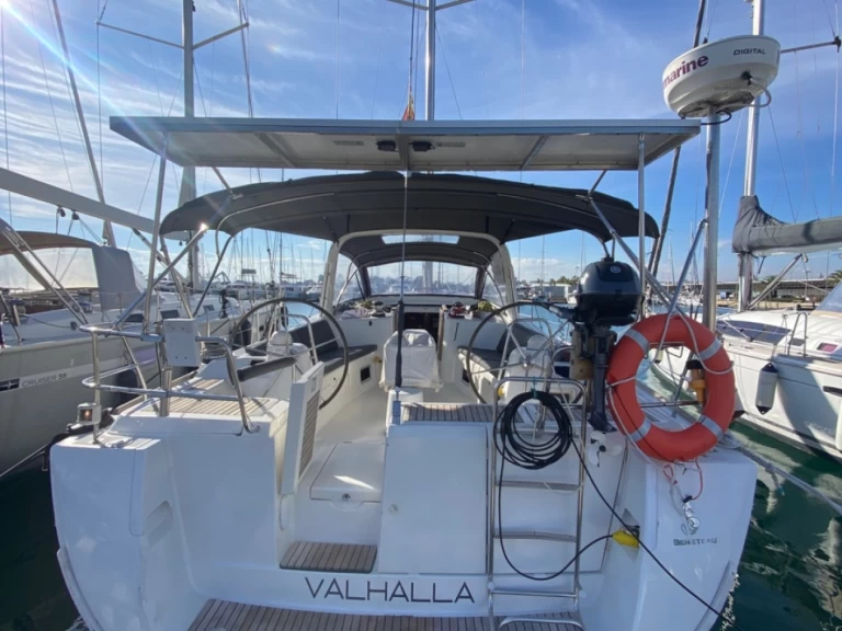Rent a Bénéteau Oceanis 500 Ibiza Town