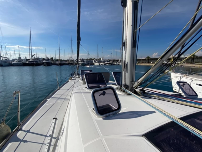 Sailboat rental in Ibiza Town - Bénéteau Oceanis 500