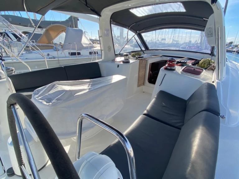 Sailboat rental in Ibiza Town - Bénéteau Oceanis 500