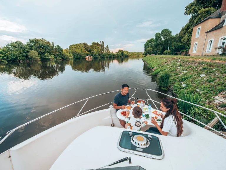 Boat rental Nicols Nicols 900 in Grez-Neuville on Samboat