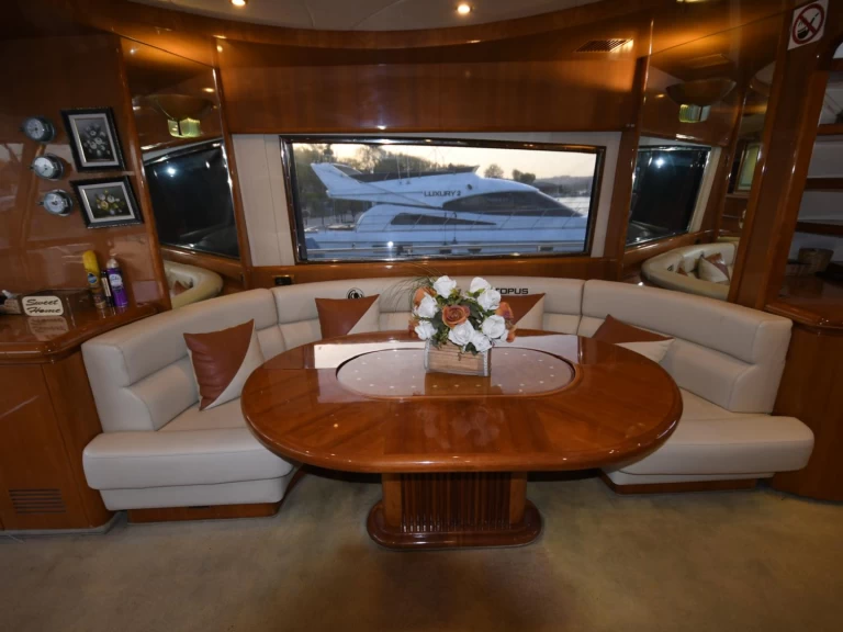 Luxury Yacht rental in D-Marin Göcek Marina - Azimut 70 Azimut 70