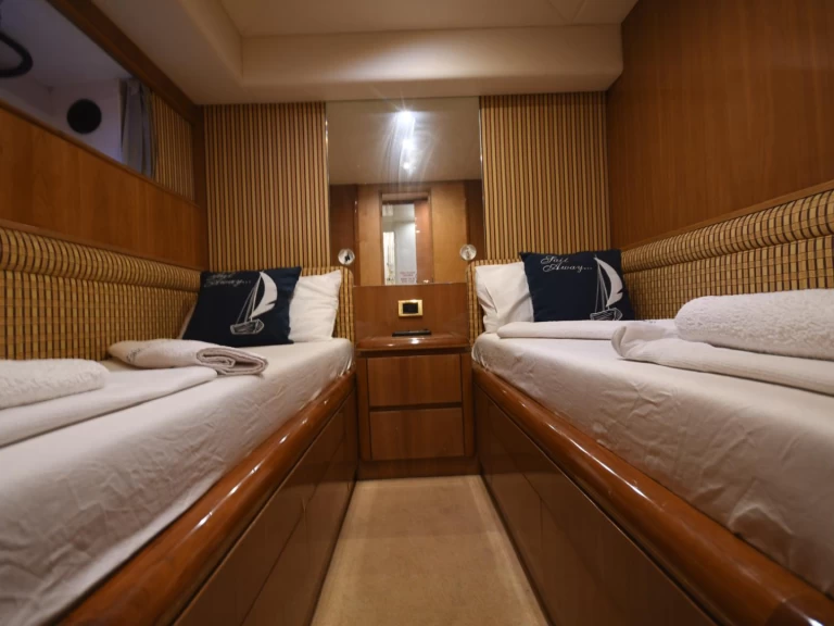 Boat rental Azimut 70 Azimut 70 in D-Marin Göcek Marina on Samboat