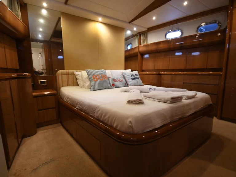 Luxury Yacht rental with or without captain Azimut 70 D-Marin Göcek Marina