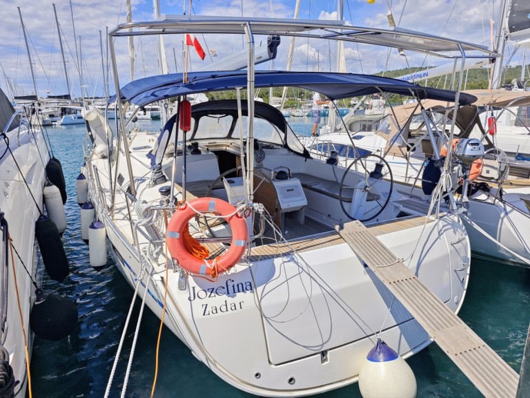 Sailboat for rent Sukošan at the best price
