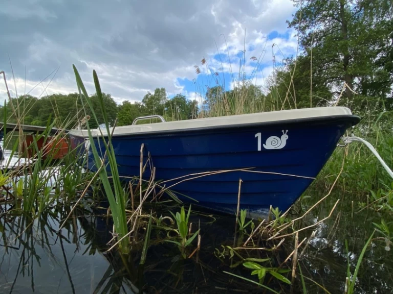 Tagescharter Schnecke charter bareboat or captained in  Waren (Müritz)