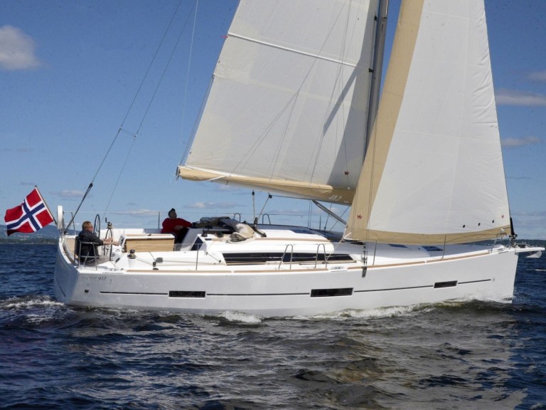 Bareboat Rental Sailboat Dufour with a boat licence
