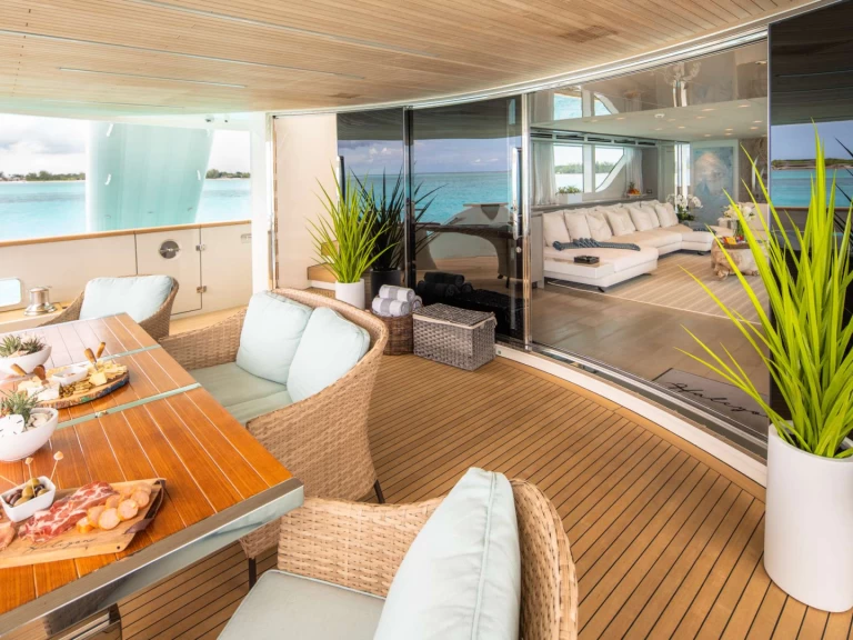 Luxury Yacht rental with or without captain San Lorenzo Fort Lauderdale