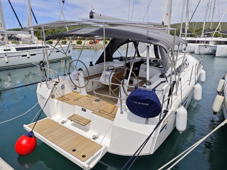 Rent a Bavaria Bavaria C42 Sukošan