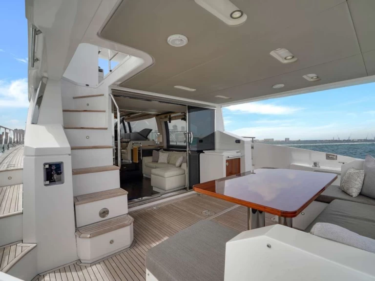 Luxury Yacht for rent Miami at the best price