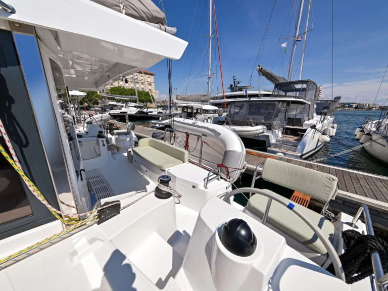 Bareboat Rental Catamaran Bali with a boat licence