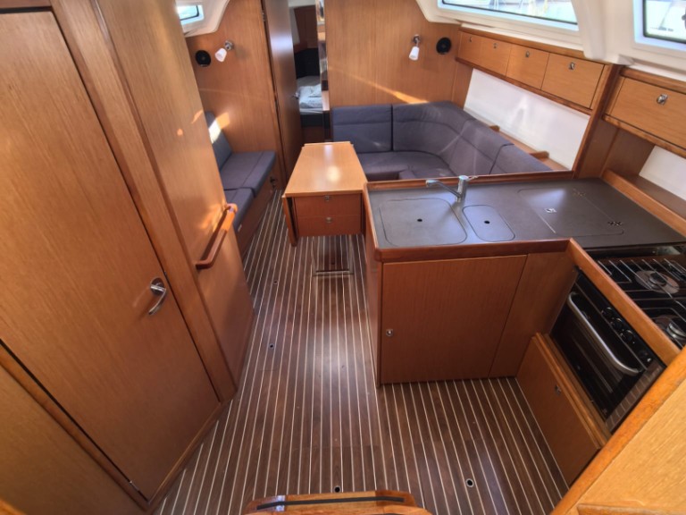 Rent a Bavaria Cruiser 37 Punat