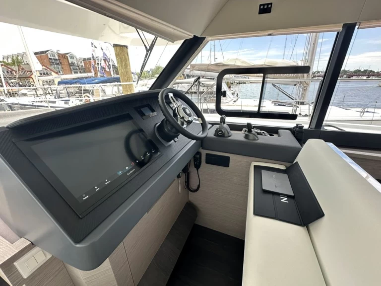 Yacht charter Annapolis cheap Fountaine Pajot MY6