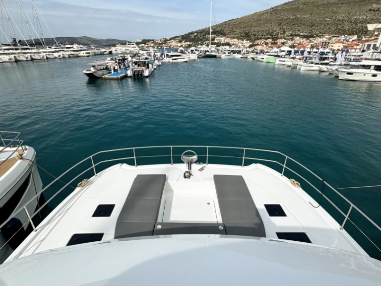 Motorboat rental with or without captain Fountaine Pajot Seget Donji