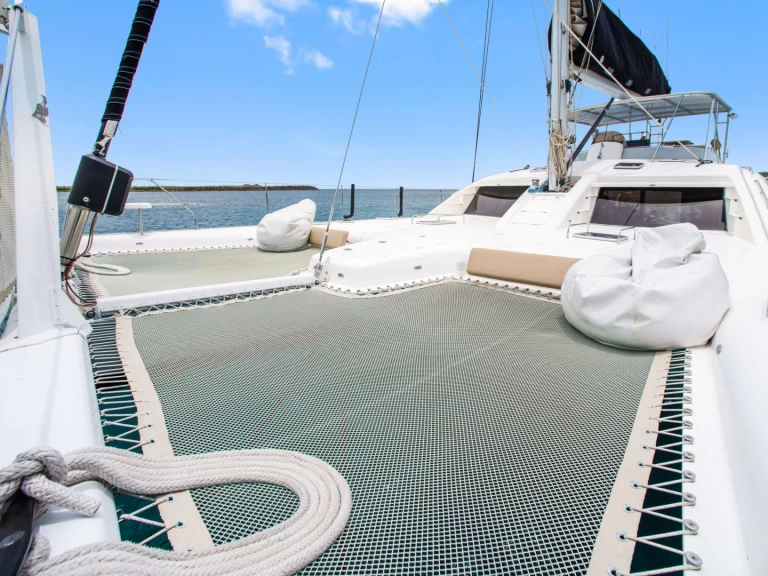 Bareboat Rental Luxury Yacht Leopard with a boat licence
