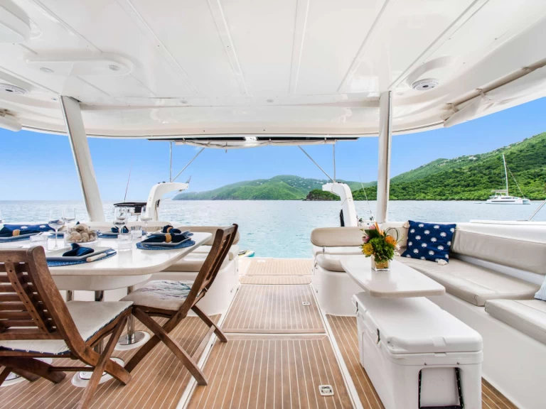 Leopard DAYDREAM charter bareboat or captained in  Saint Thomas Island