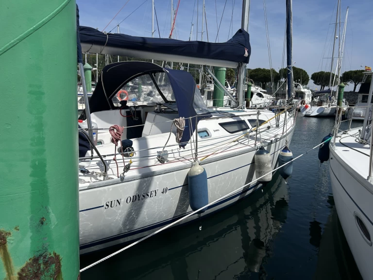 Yacht charter Hondarribia cheap Sun Odyssey 40
