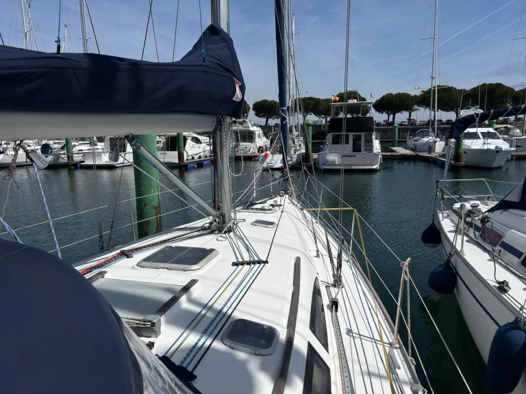 Boat rental Jeanneau Sun Odyssey 40 in Hondarribia on Samboat