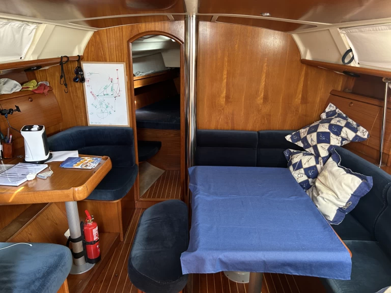 Sailboat rental with or without captain Jeanneau Hondarribia