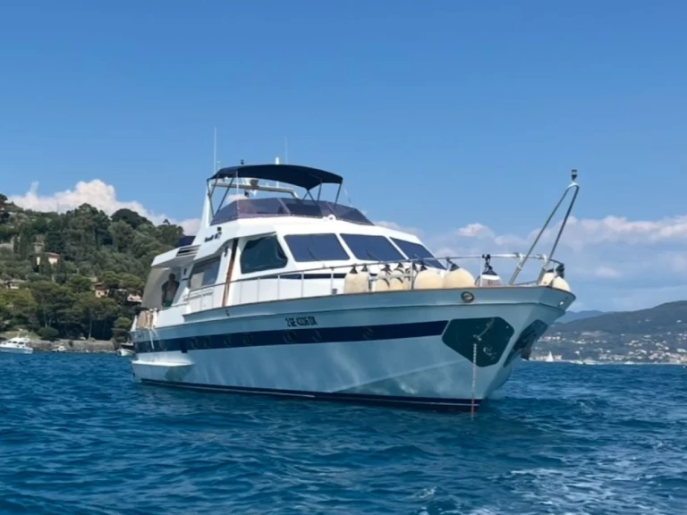 Luxury Yacht rental with or without captain NAVARCANTIERI La Spezia