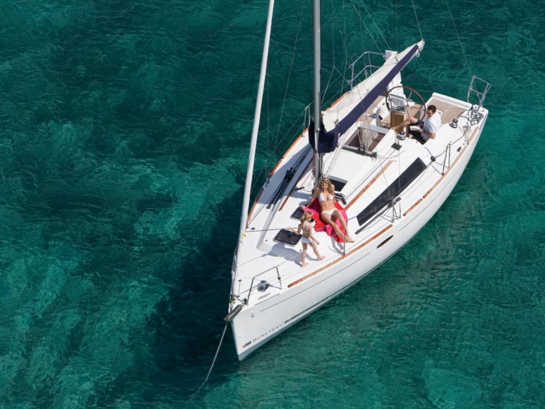 Sailboat rental with or without captain Bénéteau Palermo