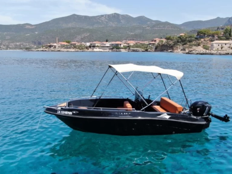 Motorboat for rent Kardamyli at the best price