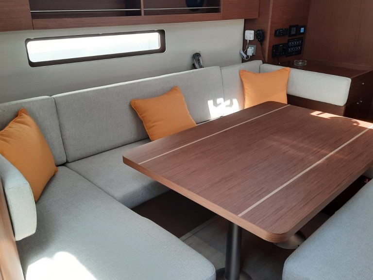 Sailboat rental in Split - Bénéteau Oceanis 40.1