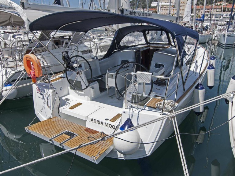 Boat rental Jeanneau Sun Odyssey 349 in Split on Samboat