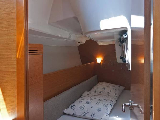 Boat rental Jeanneau Sun Odyssey 33i in Split on Samboat