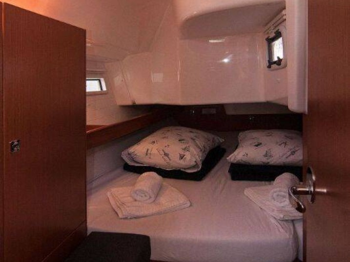Yacht charter Split cheap Cruiser 34