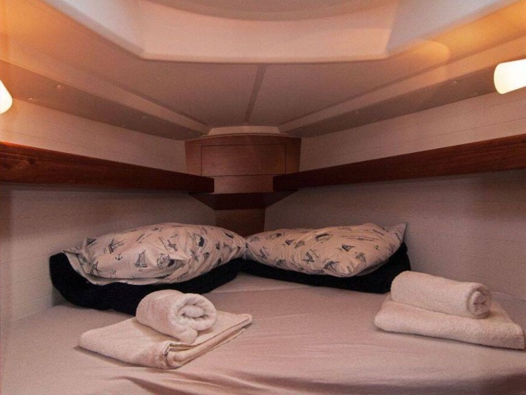 Sailboat rental in Split - Bavaria Cruiser 34