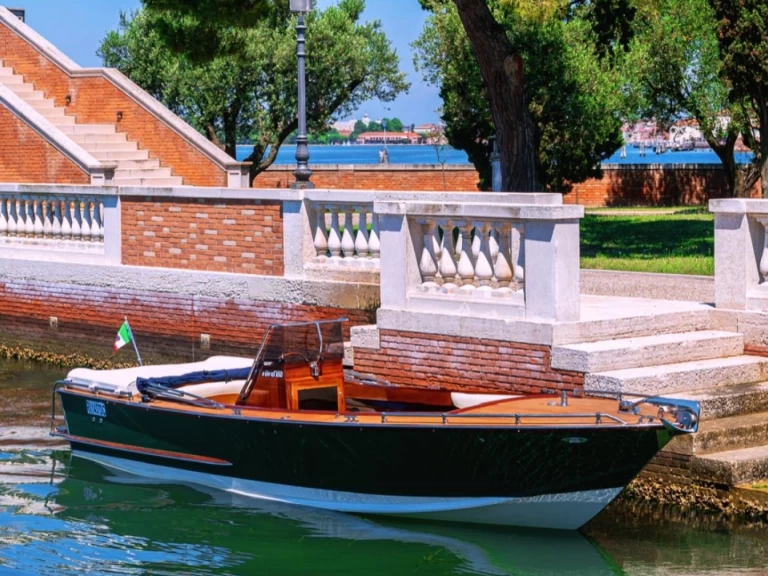 Motorboat rental in Venice - Barena Open