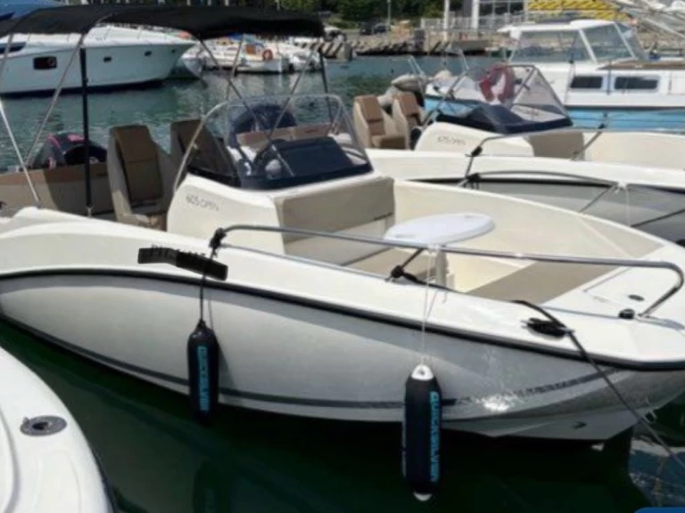Motorboat rental in La Ciotat - Quicksilver Activ 605 Open