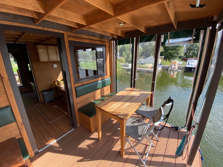 Floss D7 charter bareboat or captained in  Priepert
