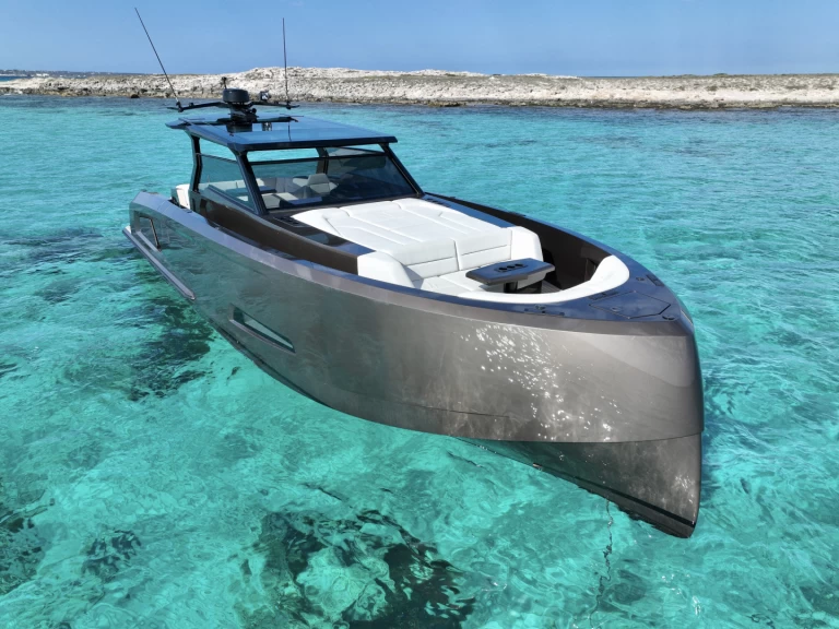 Motorboat rental in Ibiza Town - Vanquish VQ45 T Top