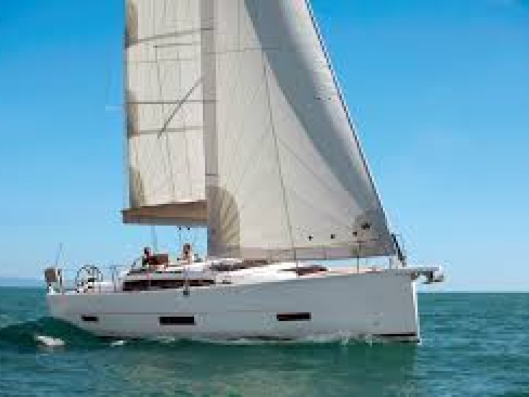Yacht charter Arzon cheap DUFOUR 390