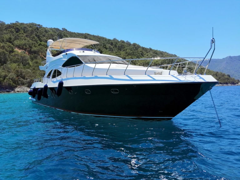 Luxury Yacht rental with or without captain Azimuth Beşiktaş