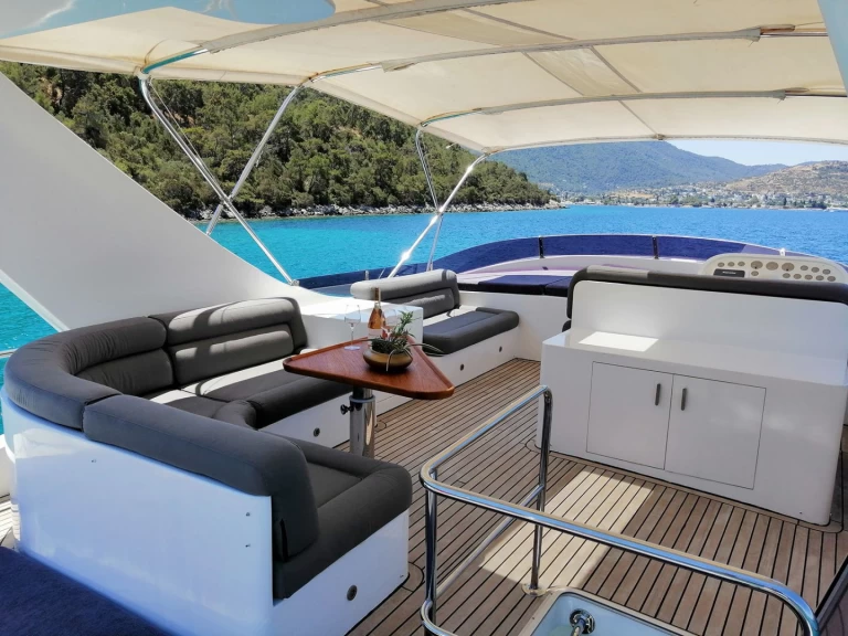 Luxury Yacht for rent Beşiktaş at the best price