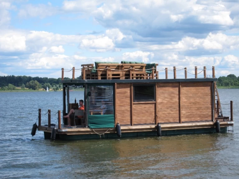 Boat rental Floss D9-Style in Wesenberg on Samboat