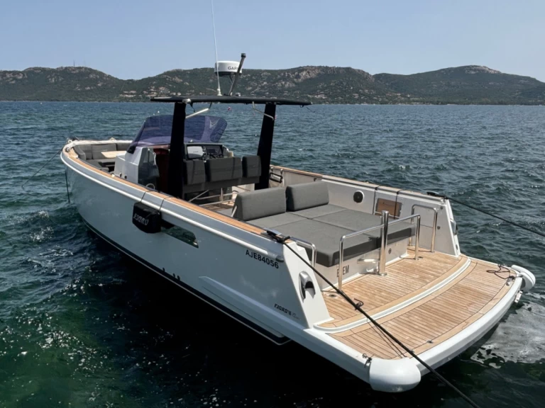 Rent a Fjord Fjord 36 Porto-Vecchio