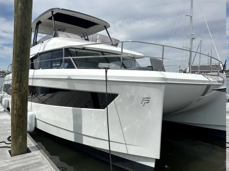 Motorboat for rent Annapolis at the best price