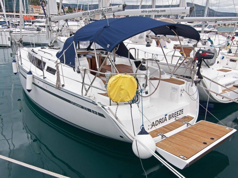 Rent a Bavaria Cruiser 33 Split